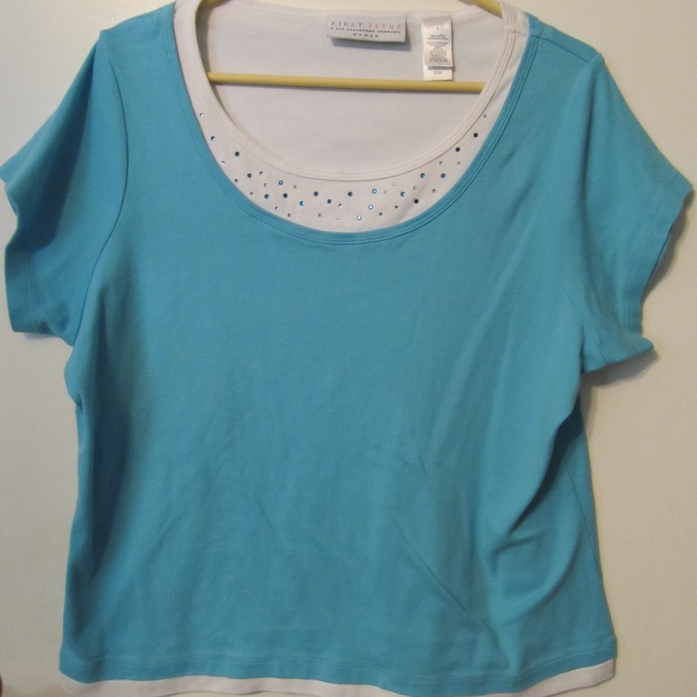 First Issue by Liz Claiborne Top w/Rhinestone Sz 2